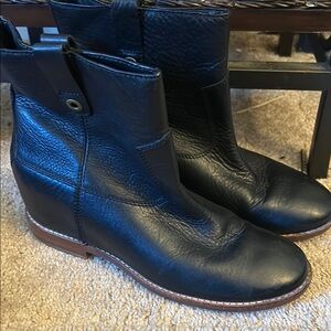 Woman’s 9 Black Leather Cole Haan Boots